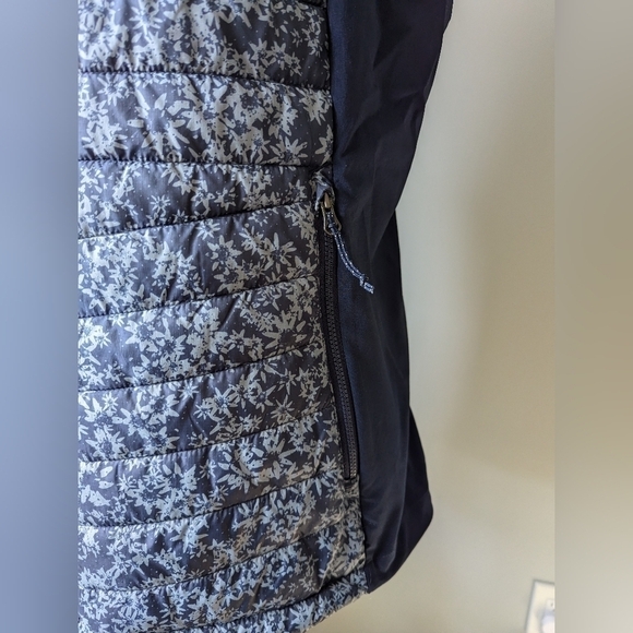 Columbia Blue Women's Vest Size Large - Light, Warm, Packable, Floral, Pockets - Picture 5 of 10